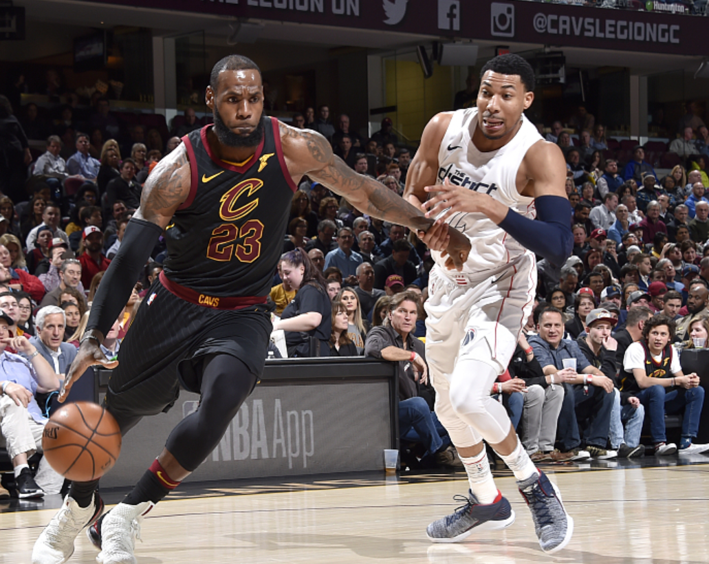 亚博官方网站-法兰克福训练开放日，冲刺阶段更衣室发声引欢呼，国王杯在即，临场指挥获称赞的简单介绍