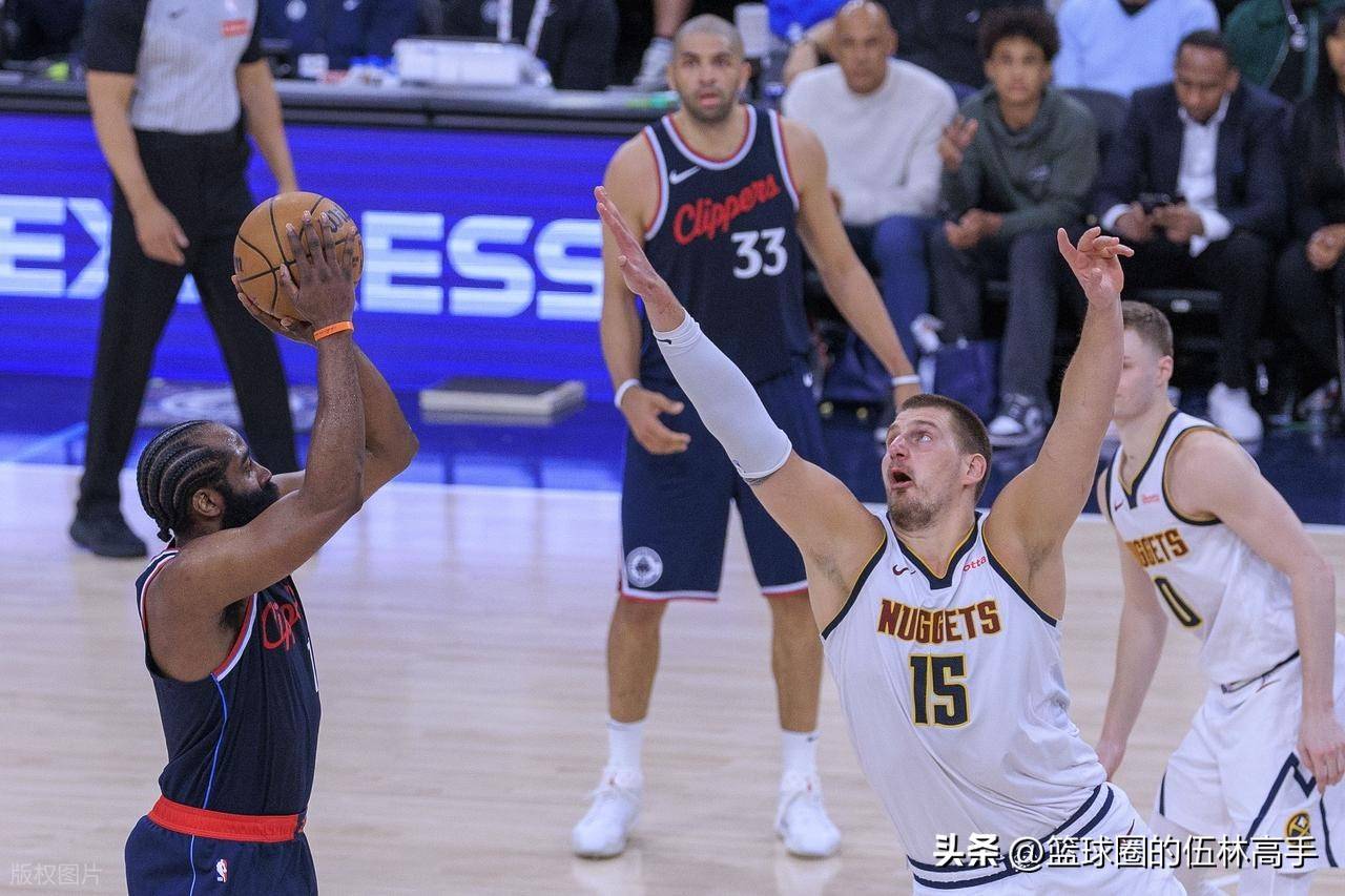 亚博官方-包含转会期体能课后，洛杉矶快船更衣室发声备战NBA总决赛，话题不断，心理建设被强调的词条